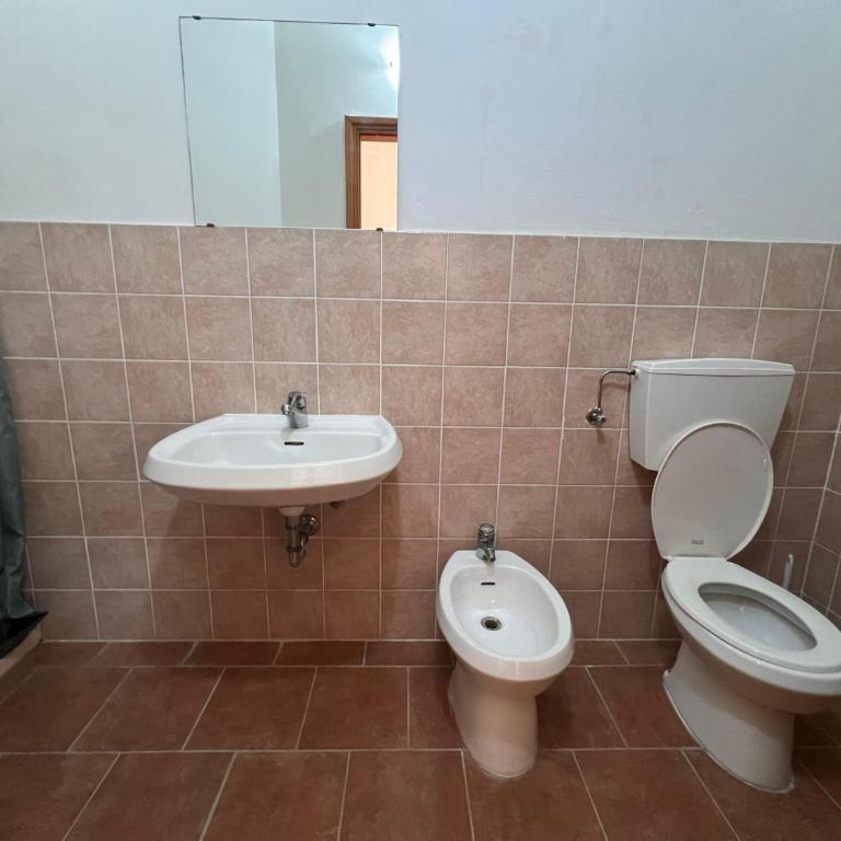 Ostello Paradiso EuroCamp - Camera Doppia con Letti Singoli con Bagno Privato - 4