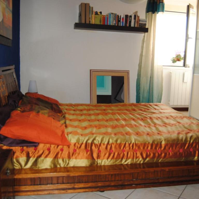 Rooftop Suite City Centre with Garage - One-Bedroom Apartment - 9
