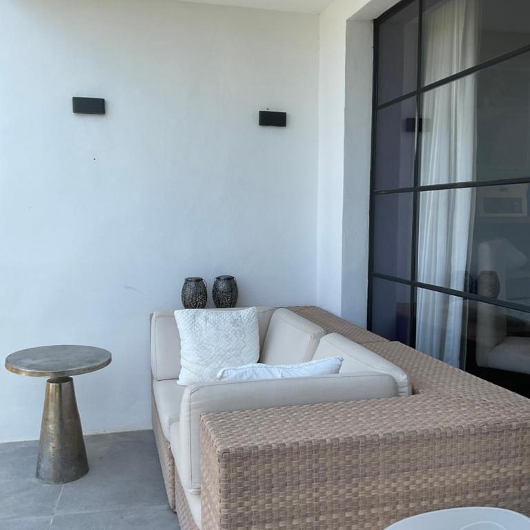Marbella Boutique Art suites - Habitación Doble Deluxe con balcón y vistas al mar - 8