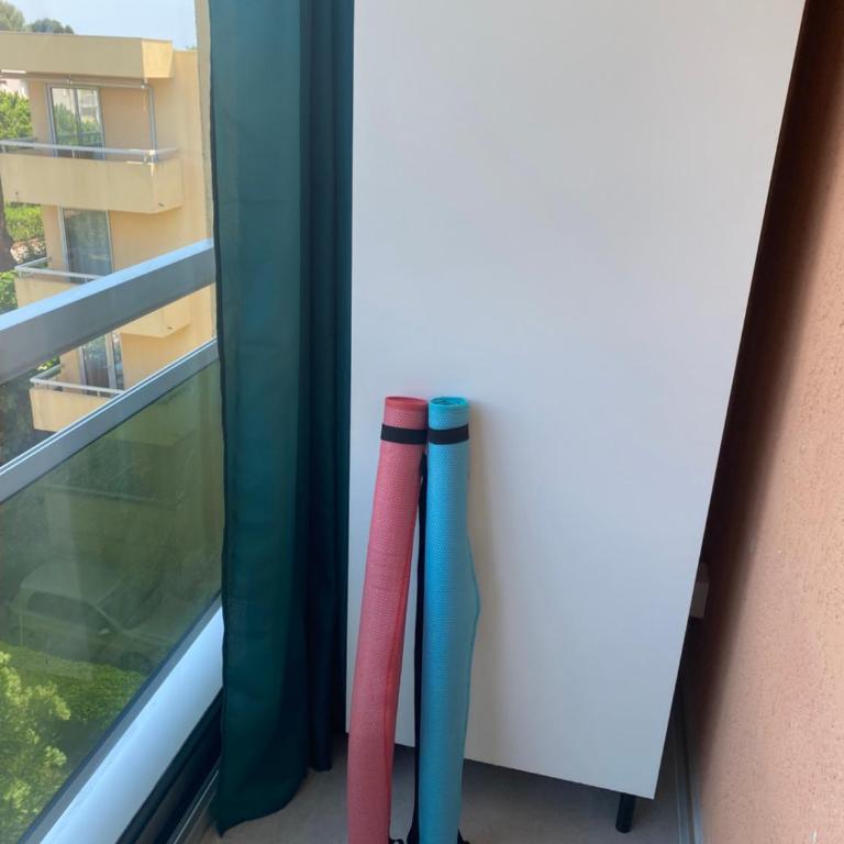 T2 entièrement rénové à 550m de la plage de La Faviere à Bormes-les-Mimosas - Appartement 1 Chambre - 11