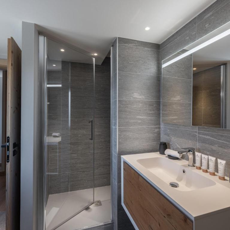 Appartement moderne 133m² à Courchevel, proche télécabine, avec WiFi et parking - FR-1-562-80 - Apartment - 10