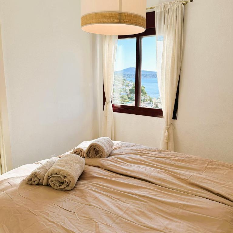 Beach Apartment with Pool & Gym - Two-Bedroom Apartment - 13