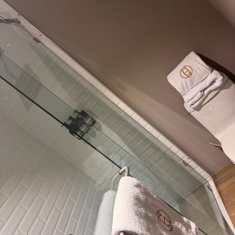 AMAE21 Lofts - Deluxe King Room - 4