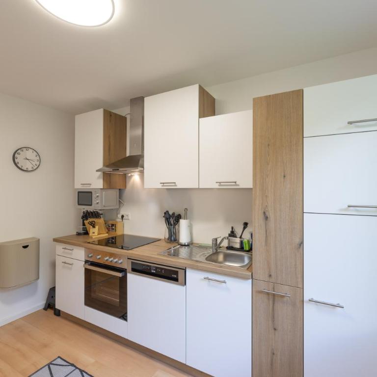 SweetHome - Küche, Stellplatz, WLAN, Nähe S-Bahn - Appartamento con 3 Camere da Letto - 12