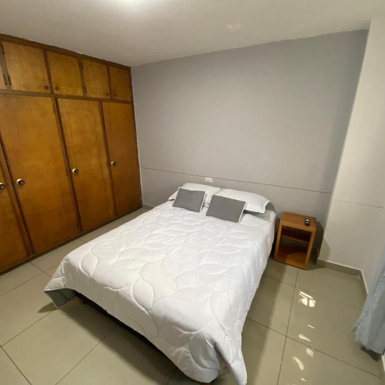 Habitación cama doble con baño privado - Double Room with Private Bathroom - 13