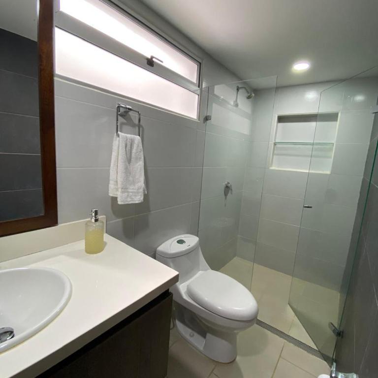 Habitación cama doble con baño privado - Double Room with Private Bathroom - 14