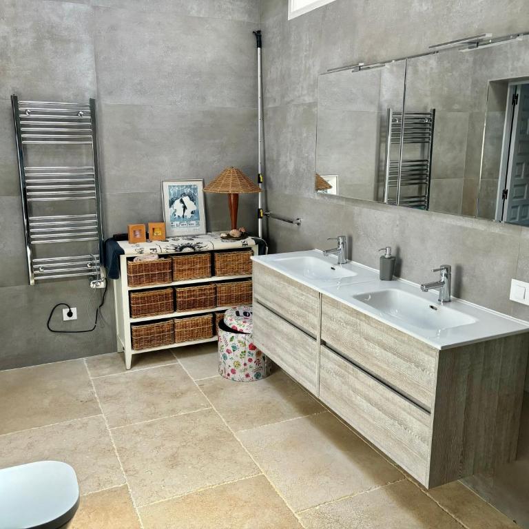 Casa Vida, your villa with panoramic sea views in Moraira. - Three-Bedroom Villa - 37