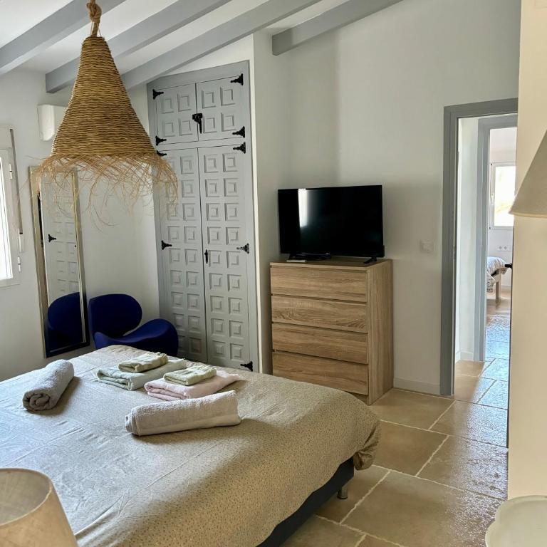 Casa Vida, your villa with panoramic sea views in Moraira. - Three-Bedroom Villa - 35