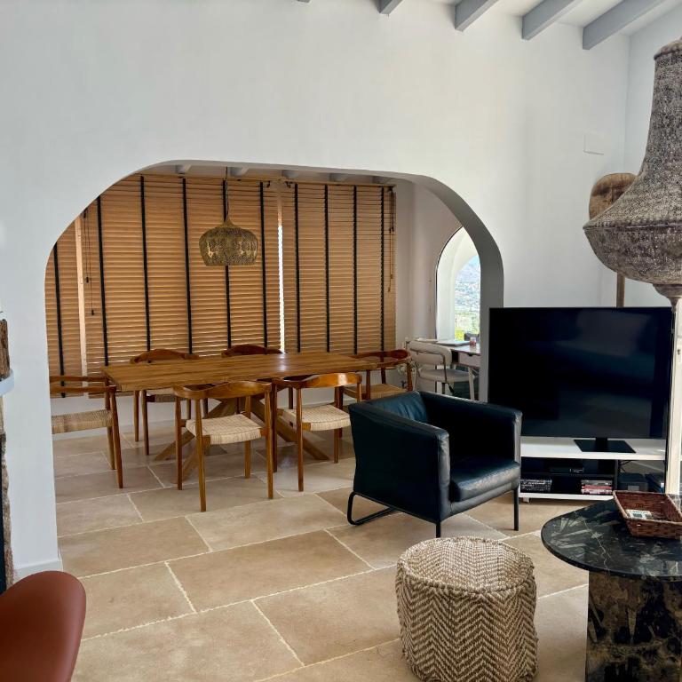 Casa Vida, your villa with panoramic sea views in Moraira. - Three-Bedroom Villa - 28