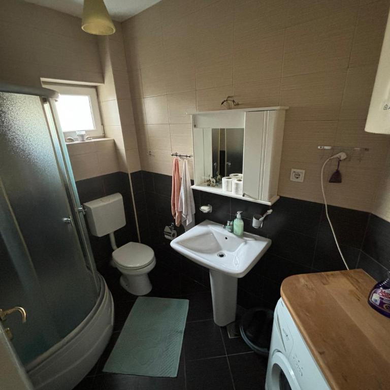 Orange studio - One-Bedroom Apartment - 11
