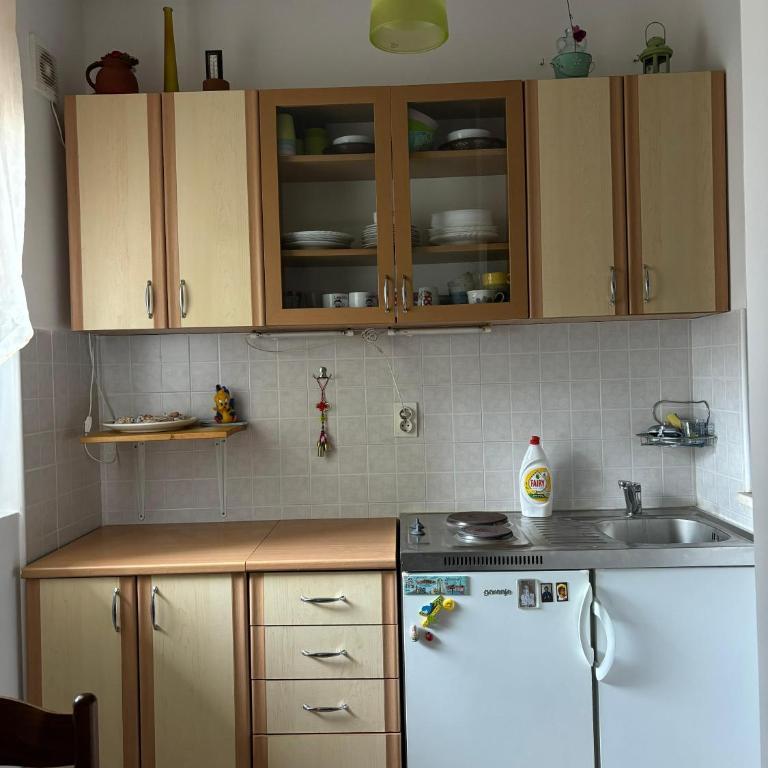 Orange studio - One-Bedroom Apartment - 8