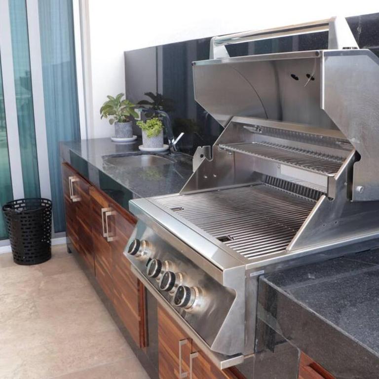 Penthouse with panoramic terrace and pool - Three-Bedroom Apartment - 5
