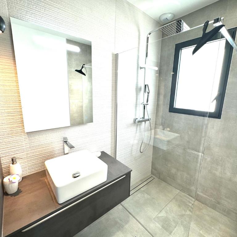 Villa Vanille Cap d Agde Luxe piscine chauffée 5 étoiles - Villa - 31