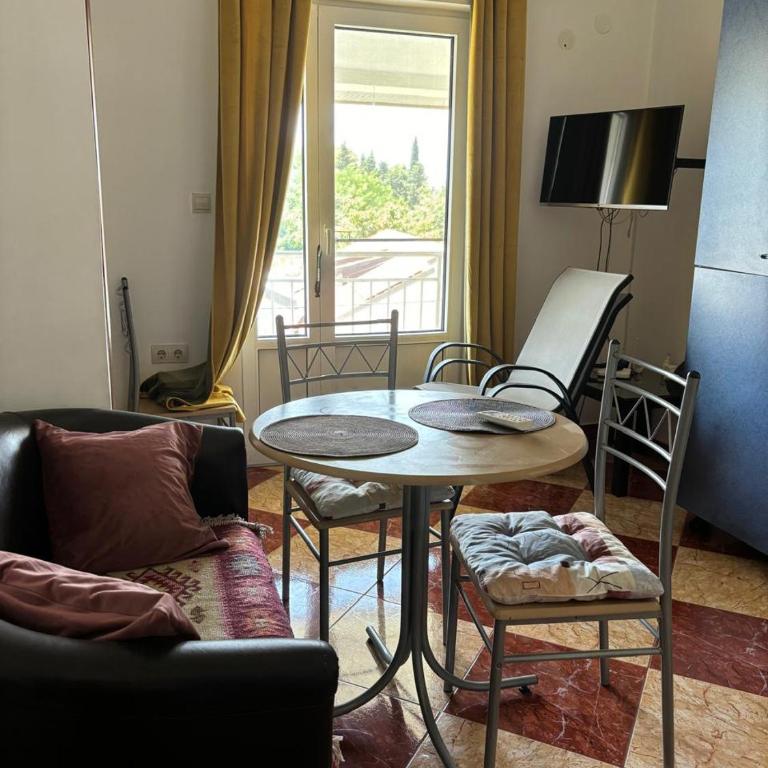 Apartments Katarina - One-Bedroom Apartment with Balcony and Sea View - 2