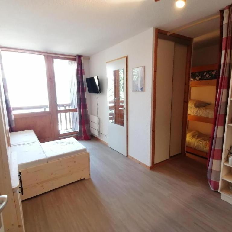 Appartement rénové en pleine montagne avec accès direct aux pistes - FR-1-181-2829 - Appartement - 2