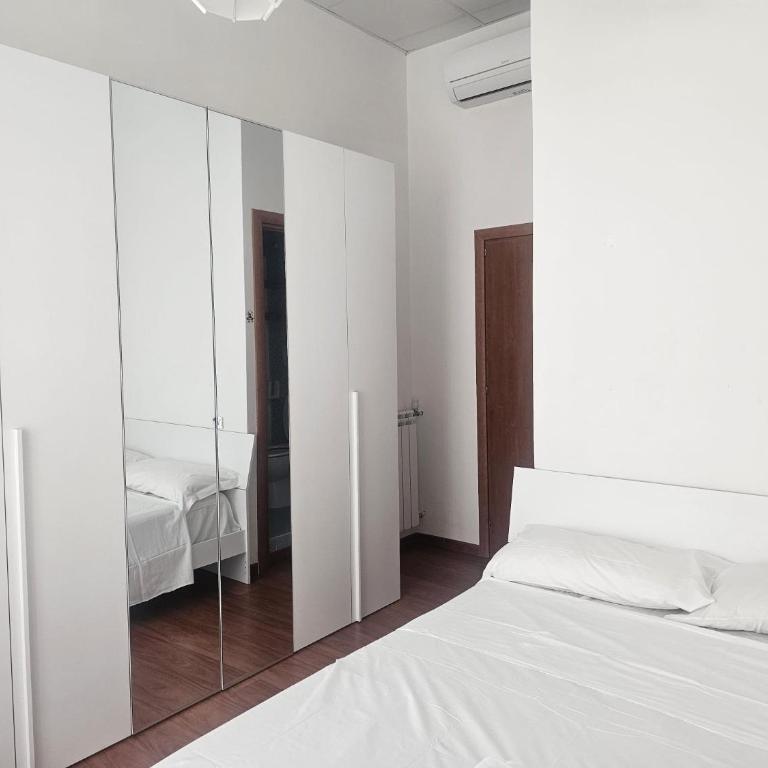 Aris Square Rome - Camera Matrimoniale con Bagno Privato - 7