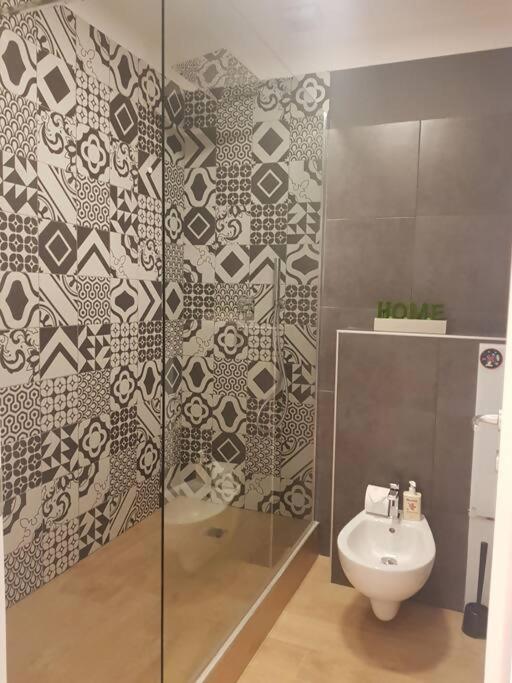 Bsuites trieste in centro storico con wifi - Monolocale Queen Deluxe - 10