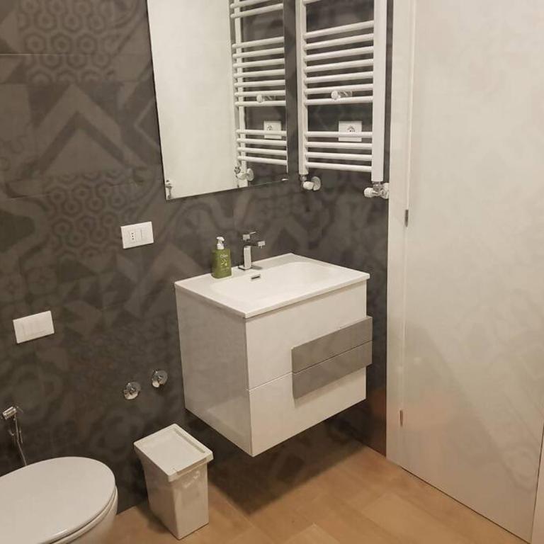 Bsuites trieste in centro storico con wifi - Monolocale Queen Deluxe - 13