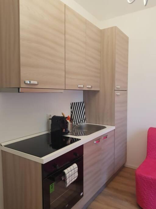 Bsuites trieste in centro storico con wifi - Monolocale con Balcone - 9