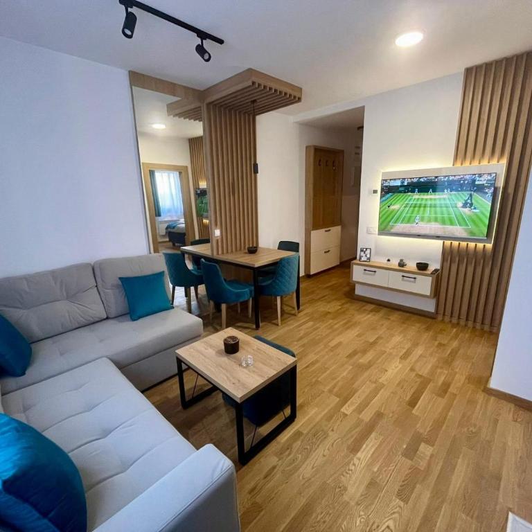 3 Monkeys Apartments - S3 - One-Bedroom Apartment - 1