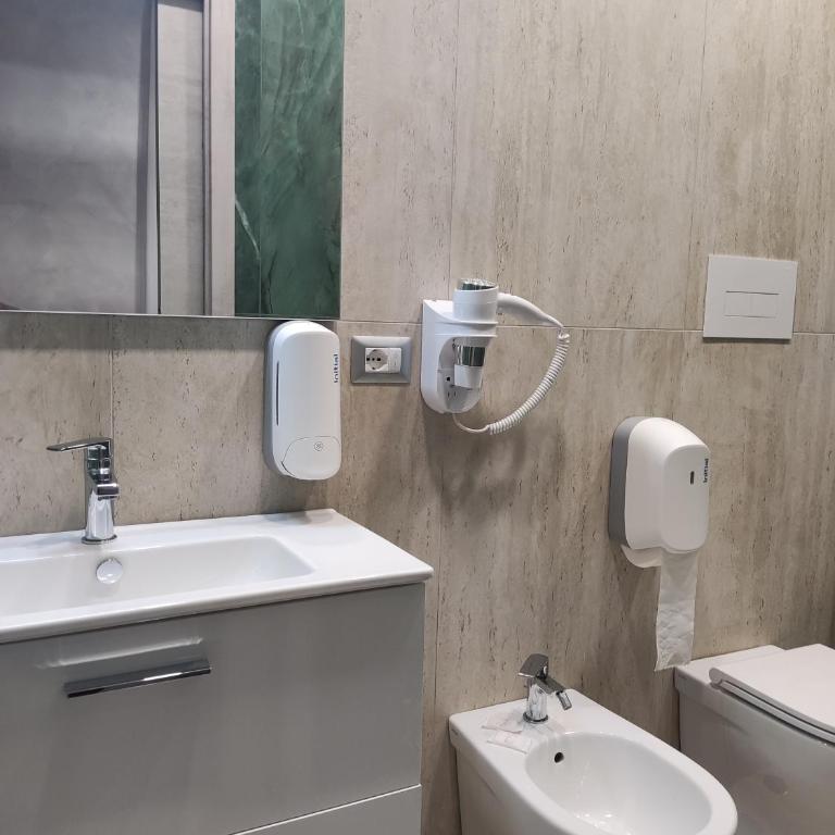 B & B My Family - Camera Familiare con Bagno Privato - 18