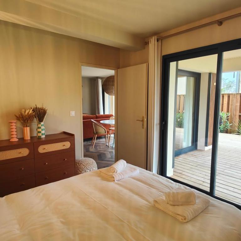 Appartement Jasmin Jacuzzi Piscine - Two-Bedroom Apartment - 16