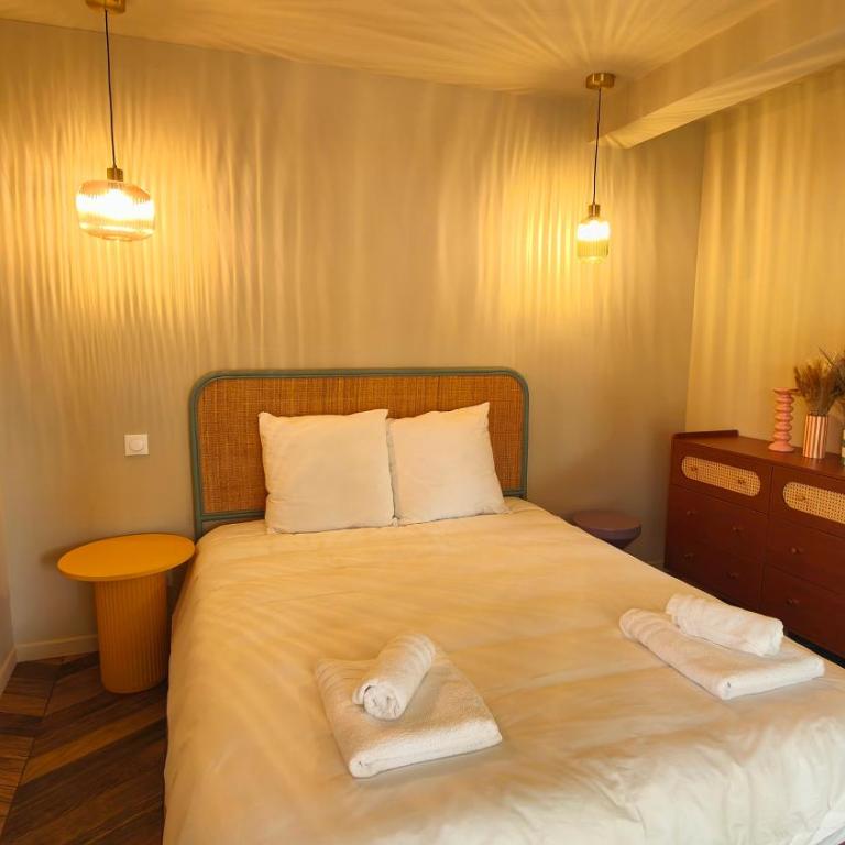 Appartement Jasmin Jacuzzi Piscine - Two-Bedroom Apartment - 18