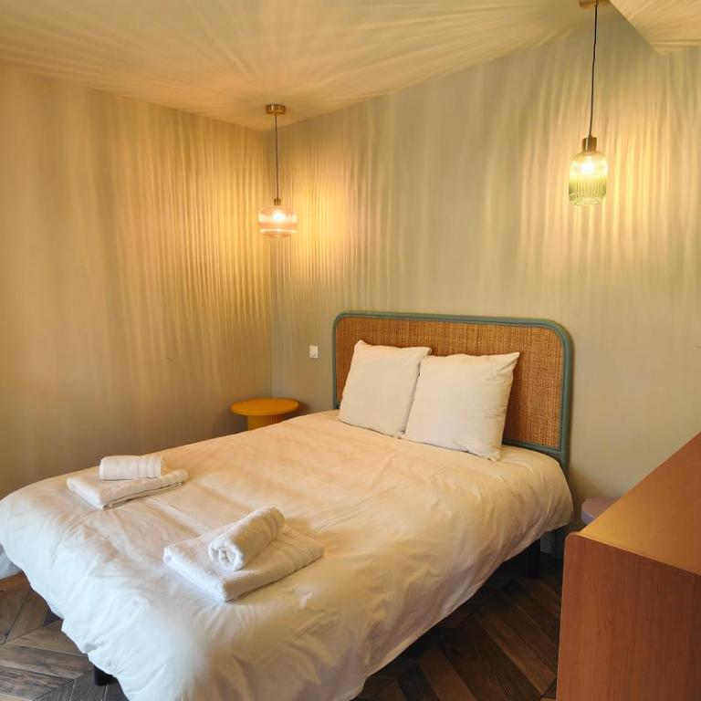 Appartement Jasmin Jacuzzi Piscine - Two-Bedroom Apartment - 15
