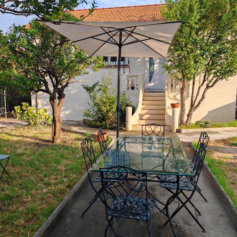 Petite villa climatisée Jardin - Villa 2 Chambres - 11