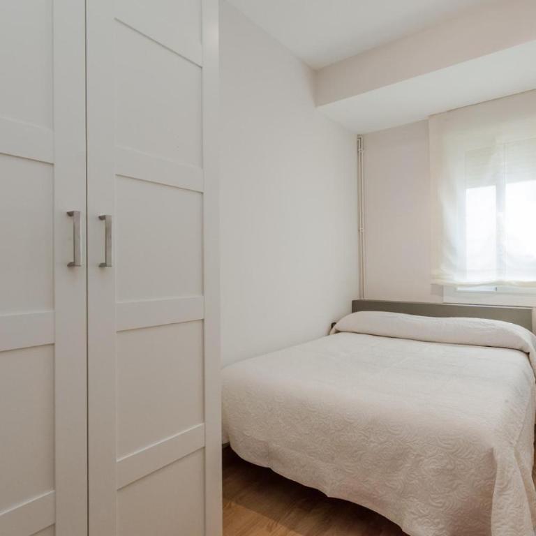 Apartment with terrace for 4 - Three-Bedroom Apartment - 8