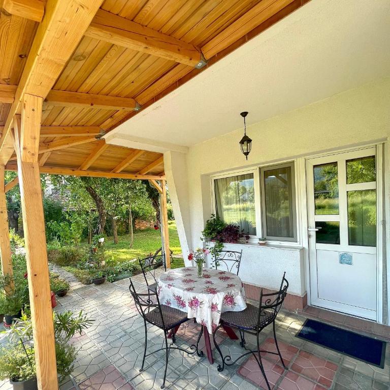 Apartmani Simonovic - Deluxe Double Room with Shower - 5