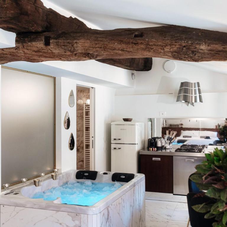 Sahara & Amazzonia Luxury Suites by "The House Of Travelers" - Appartamento con 1 Camera da Letto e Vasca Idromassaggio - 19