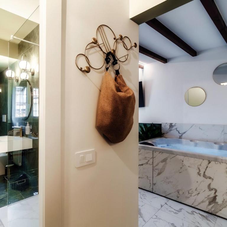 Sahara & Amazzonia Luxury Suites by "The House Of Travelers" - Camera Matrimoniale con Vasca Idromassaggio - 20