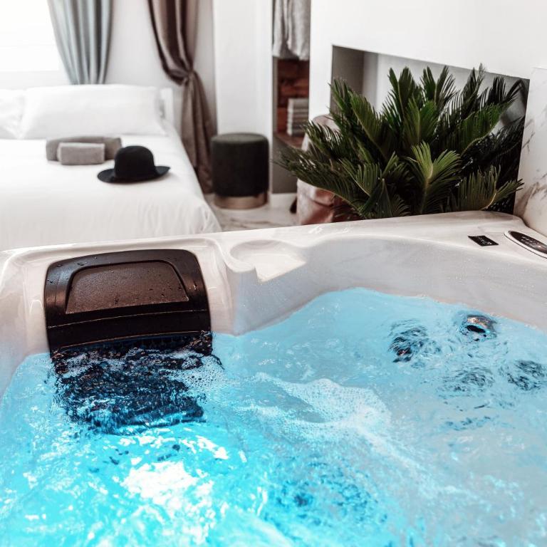 Sahara & Amazzonia Luxury Suites by "The House Of Travelers" - Camera Matrimoniale con Vasca Idromassaggio - 27