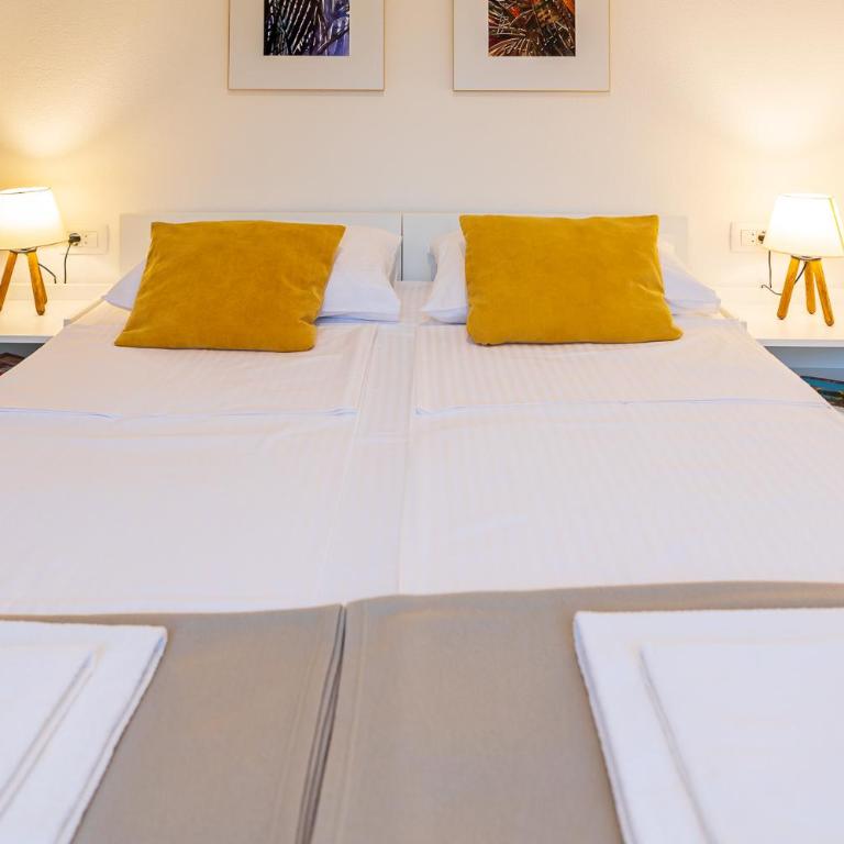 Holiday Home Lara - Three-Bedroom House - 77