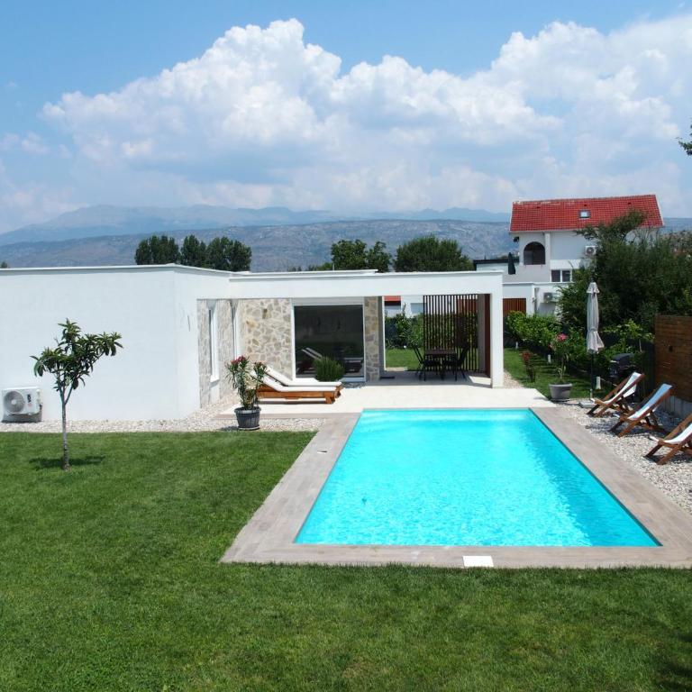 Holiday Home Lara - Three-Bedroom House - 9