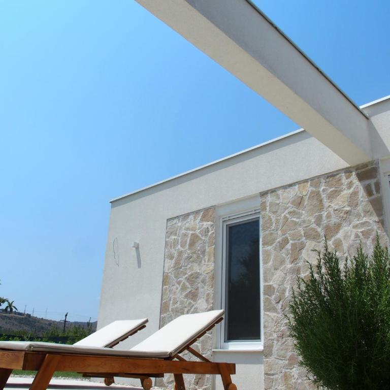 Holiday Home Lara - Three-Bedroom House - 65