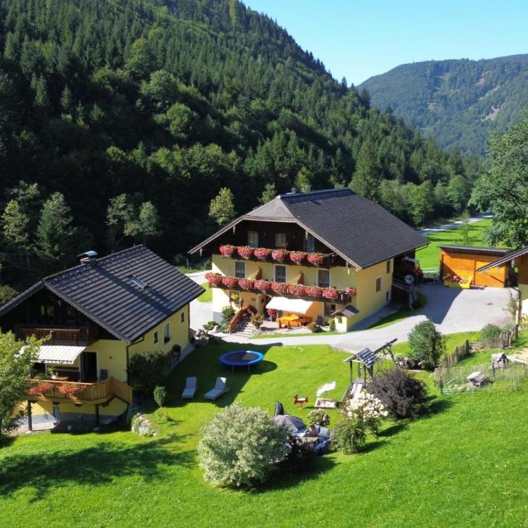 Bio-Bauernhof Vordergrubenbach - Familie Oberascher - Ferienhaus - 1