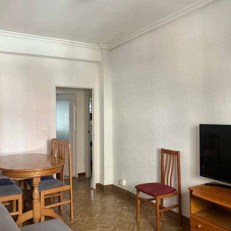 Virgen del Rio - Three-Bedroom Apartment - 9
