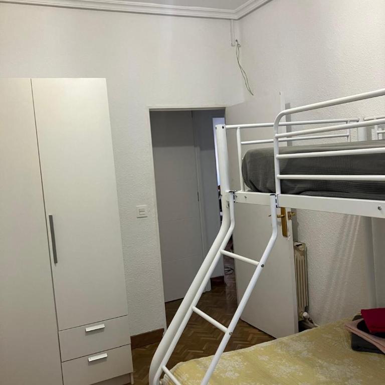 Virgen del Rio - Three-Bedroom Apartment - 12