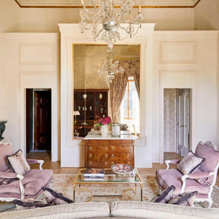 Four Seasons Hotel Firenze - Frescoed Executive Suite with King Bed - 3