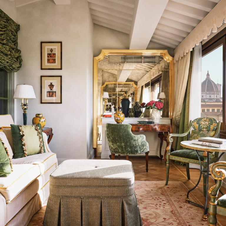 Four Seasons Hotel Firenze - Duomo View Executive Suite with King Bed - 3