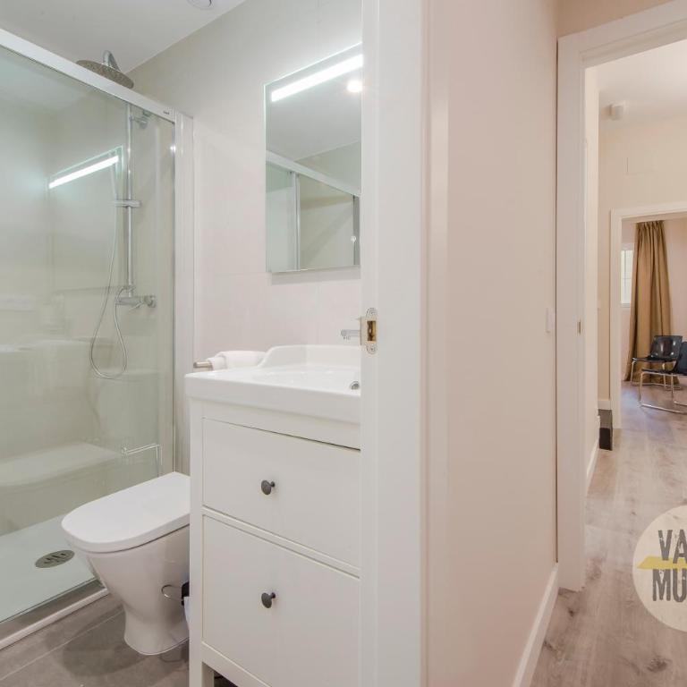 Magnífico Apartamento para 8pax en Calle Santa Ana - Three-Bedroom Apartment - 15