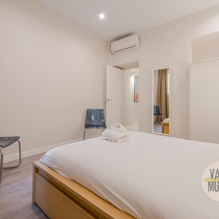 Magnífico Apartamento para 8pax en Calle Santa Ana - Three-Bedroom Apartment - 27