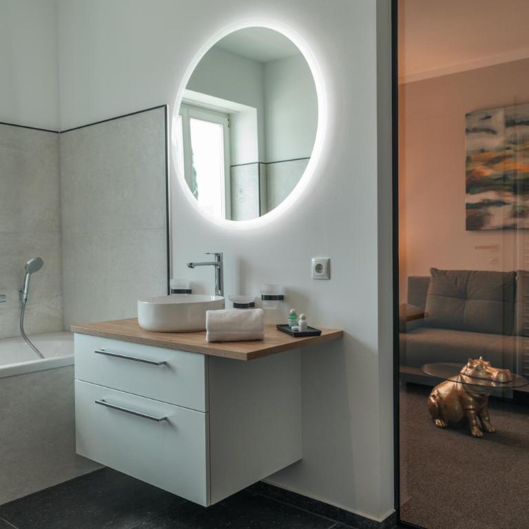 Kirchenwirt Stubenberg Kunsthotel - Deluxe Suite - 4