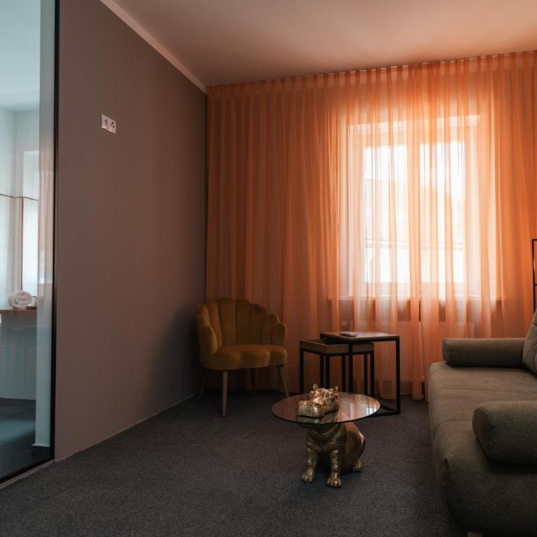 Kirchenwirt Stubenberg Kunsthotel - Deluxe Suite - 3