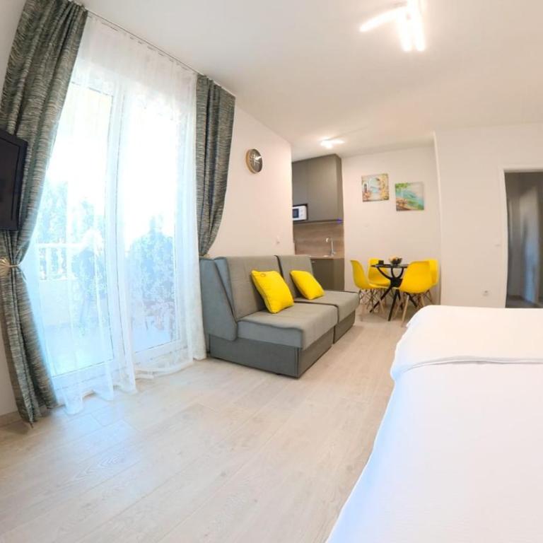 Studio Apartment Mia - free parking - One-Bedroom Apartment - 3