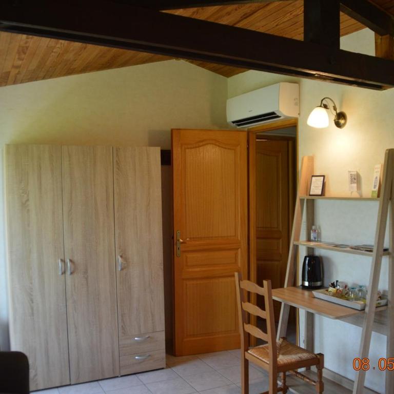 Le chalet des Contries - Chambre Double avec Salle de Bains Privative - 4