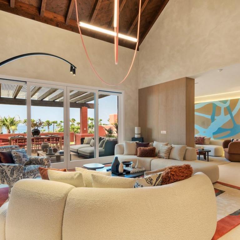 VACATION MARBELLA I The Signature Penthouse, Best Flat in Estepona, Sea View, Sauna, Communal and Indoor Pool, Gym, Private Heated Jacuzzi, Cutting-edge Amenities, High-End Renovation - Casa Deluxe de 4 dormitorios - Frente al mar - 4