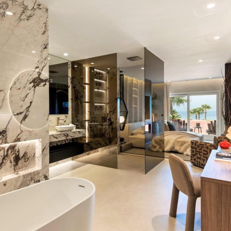 VACATION MARBELLA I The Signature Penthouse, Best Flat in Estepona, Sea View, Sauna, Communal and Indoor Pool, Gym, Private Heated Jacuzzi, Cutting-edge Amenities, High-End Renovation - Casa Deluxe de 4 dormitorios - Frente al mar - 40